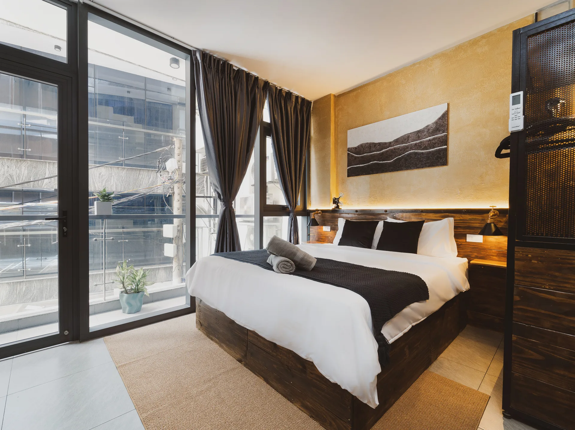 Modern Rustic D1 Studio | Ben Thanh Market & Metro